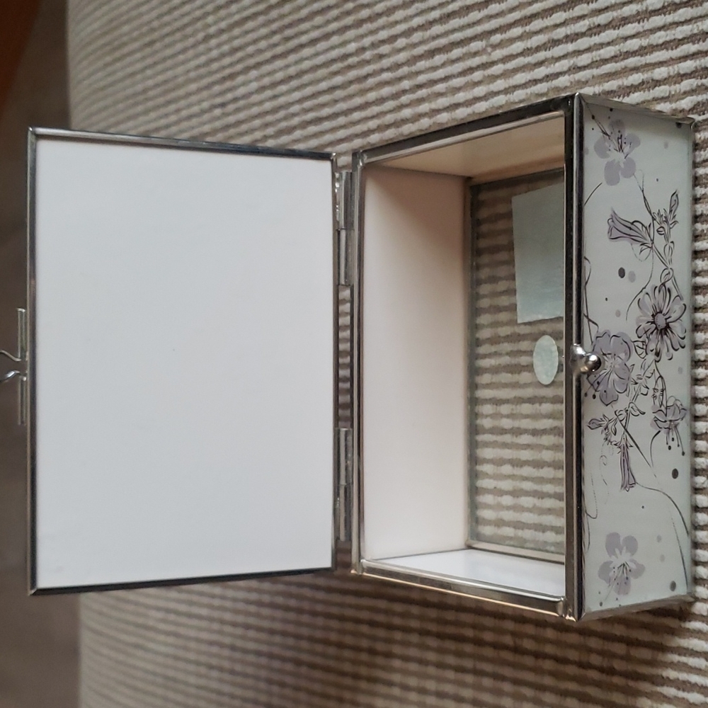 Jewelry Box - Picture 3 of 4